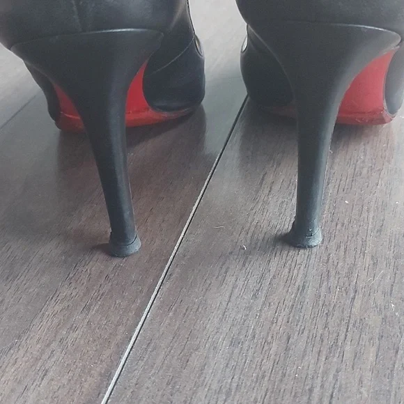 Christian Louboutin Biblio Cutout Pointy Toe Pump - Size 37.5